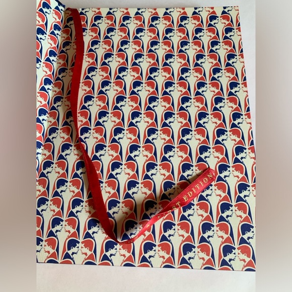 First Edition of Stephen Colbert’s I Am America (And So Can You!) - Picture 6 of 17